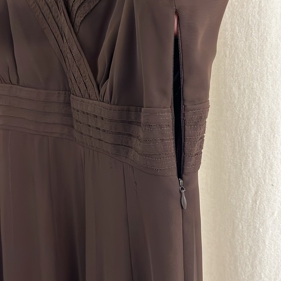 Liz Claiborne size 8 brown semi formal dress - Picture 5 of 7